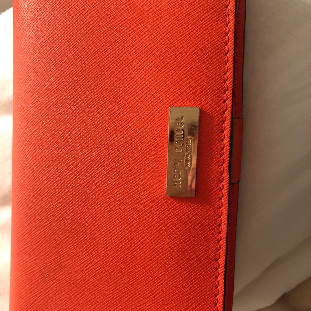 Henri Bendel wallet . Orange